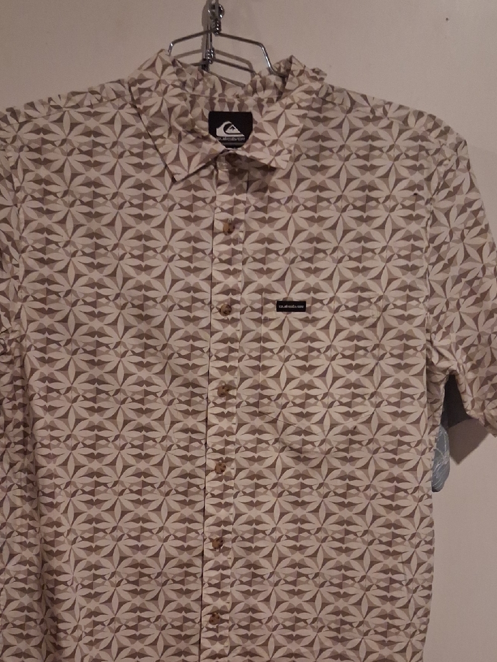 Quiksilver Men’s Short-Sleeve Geometric Print Shirt — Beige and White